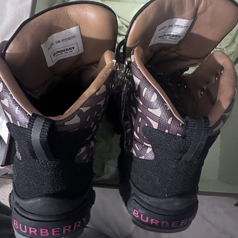 Burberry tennis boots